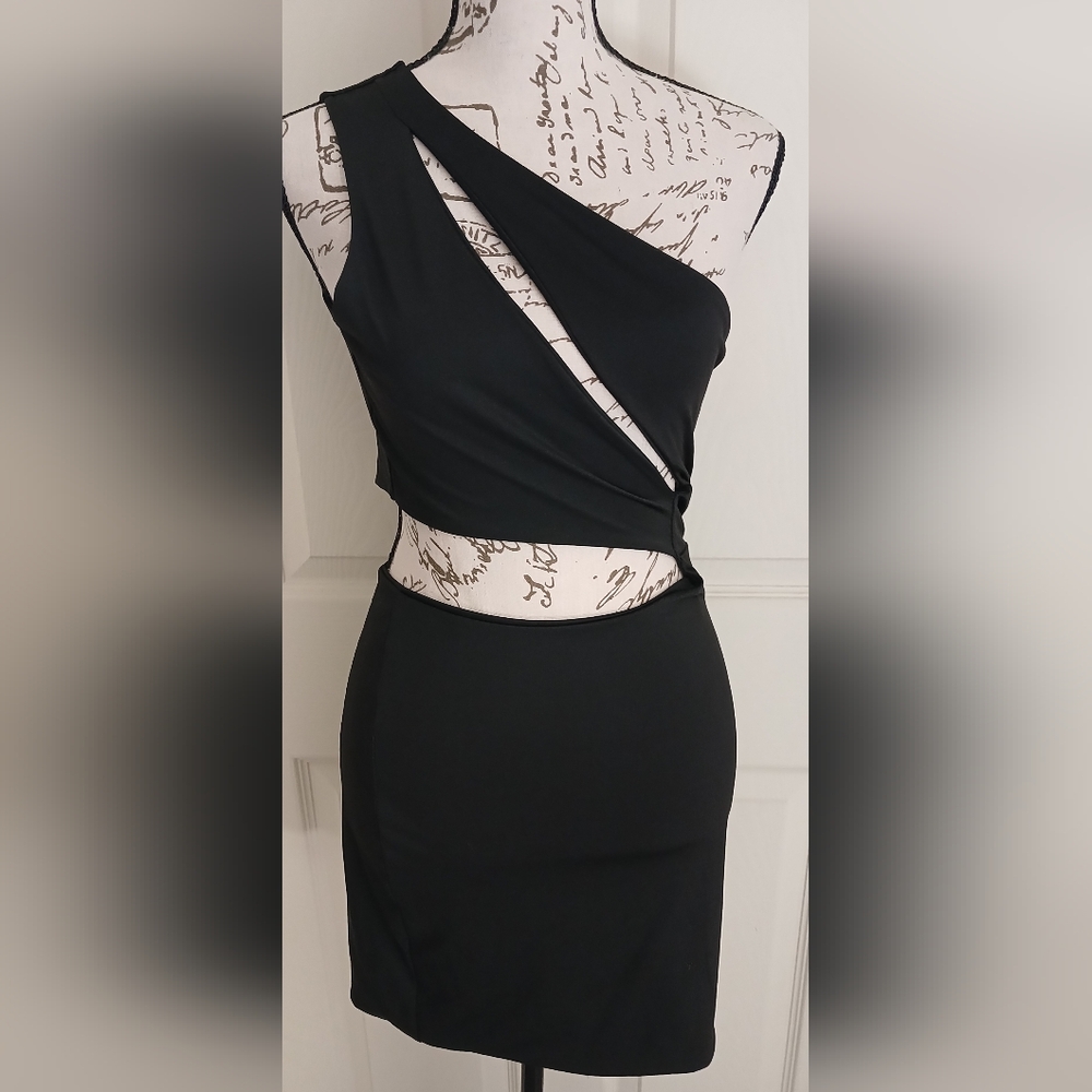 5/$25 SHEIN Stylish Black One-Shoulder Dress Size M